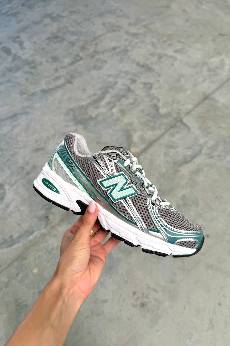New Balance U740NC2 SILVER/GREEN 国内発送 New Balance U740NC2 SILVER/GREEN 国内発送 (New Balance